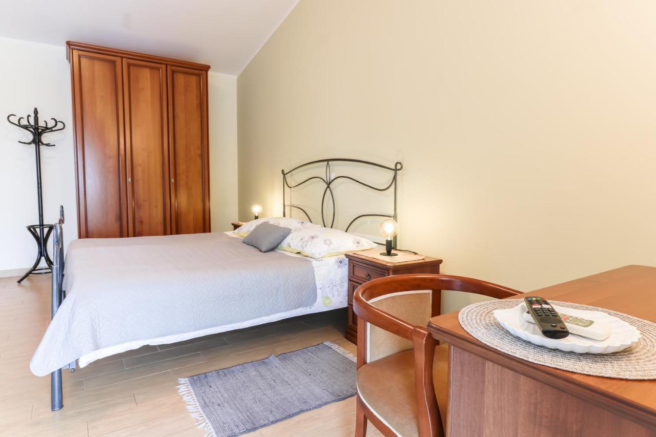 Žbandaj Bed & Breakfast Kastel מראה חיצוני תמונה