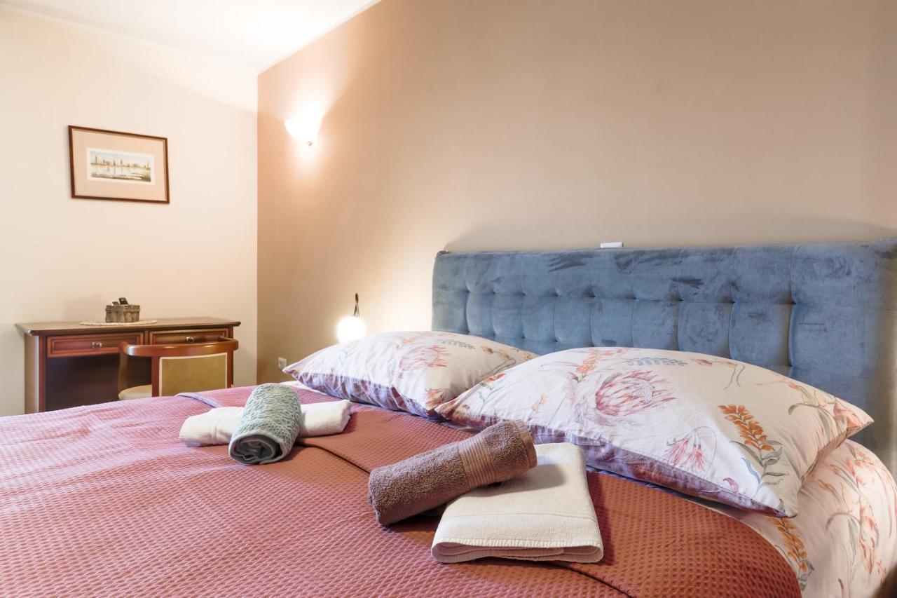 Žbandaj Bed & Breakfast Kastel מראה חיצוני תמונה