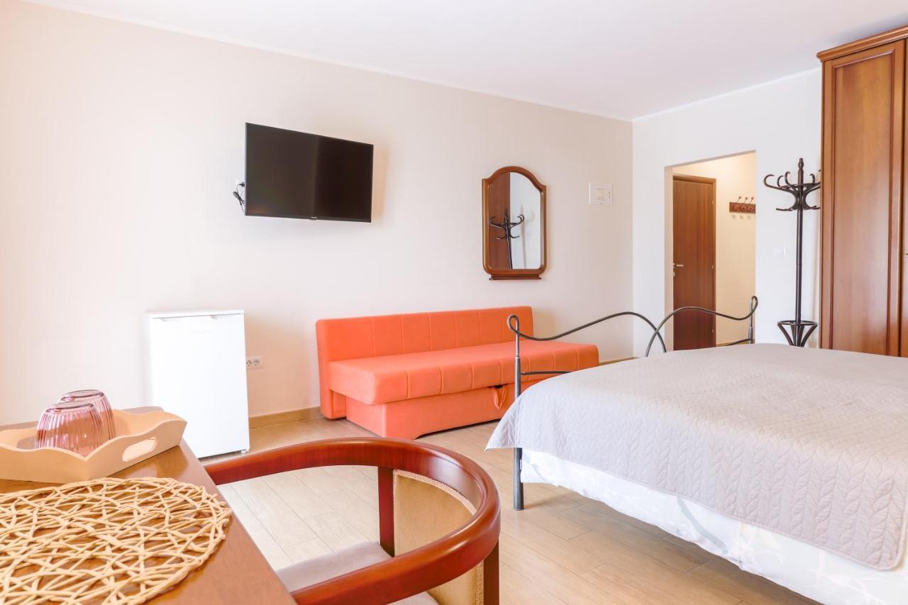 Žbandaj Bed & Breakfast Kastel מראה חיצוני תמונה