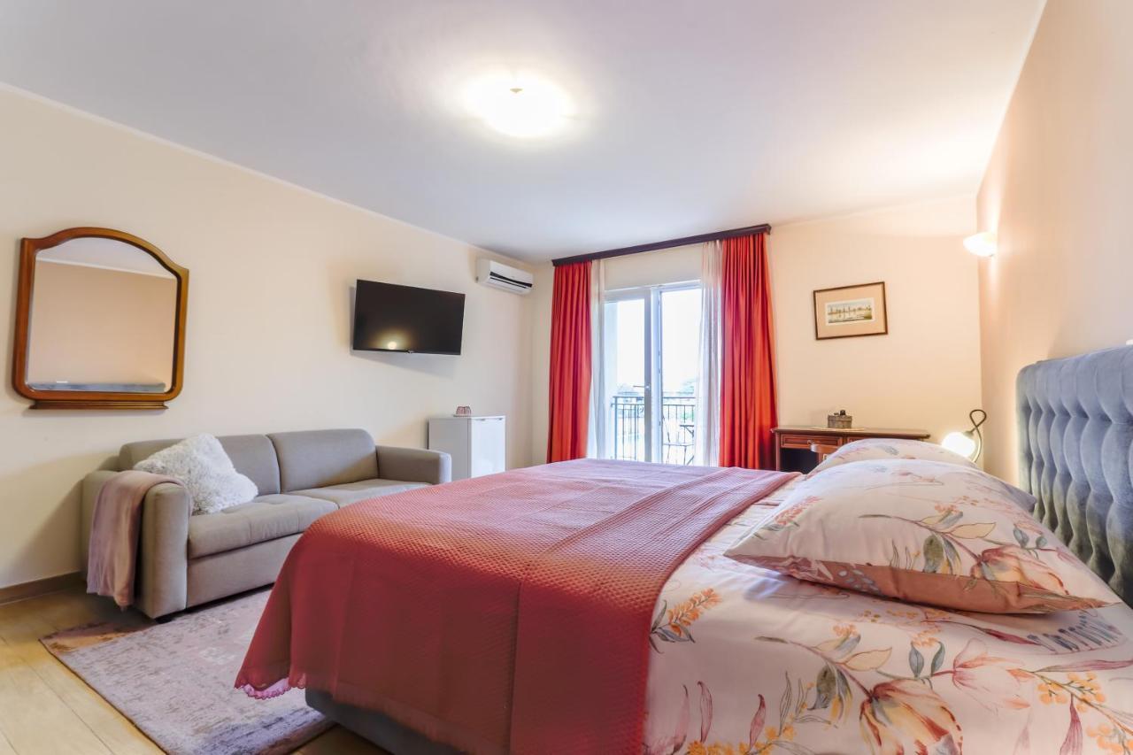 Žbandaj Bed & Breakfast Kastel מראה חיצוני תמונה