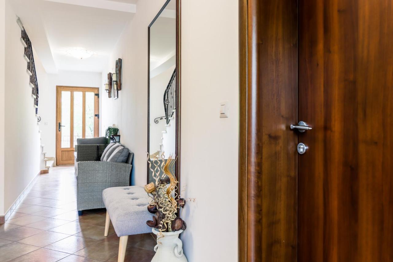 Žbandaj Bed & Breakfast Kastel מראה חיצוני תמונה
