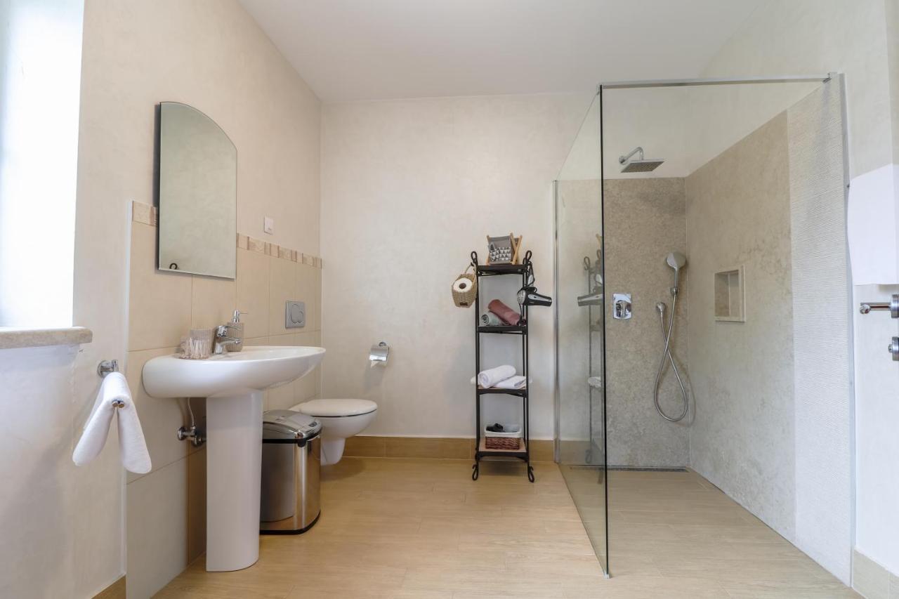 Žbandaj Bed & Breakfast Kastel מראה חיצוני תמונה