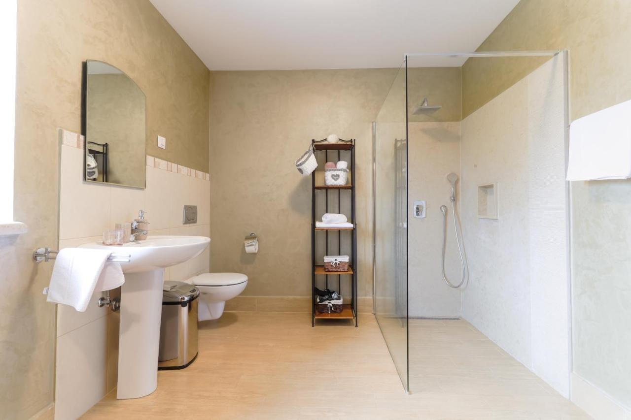 Žbandaj Bed & Breakfast Kastel מראה חיצוני תמונה