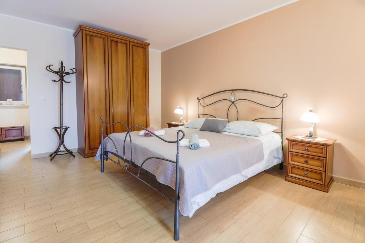Žbandaj Bed & Breakfast Kastel מראה חיצוני תמונה